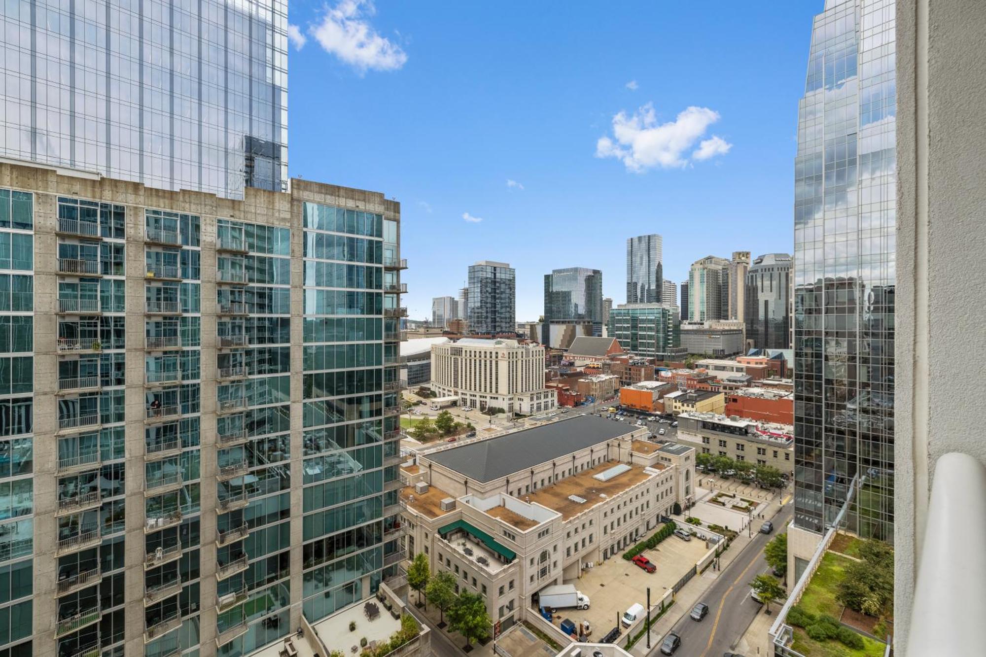 Placemakr Premier Sobro 5* Nashville